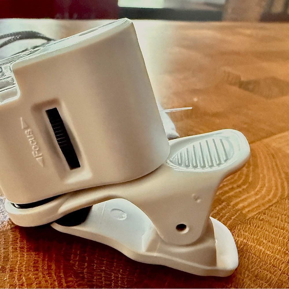 Mini Magnifier Clip